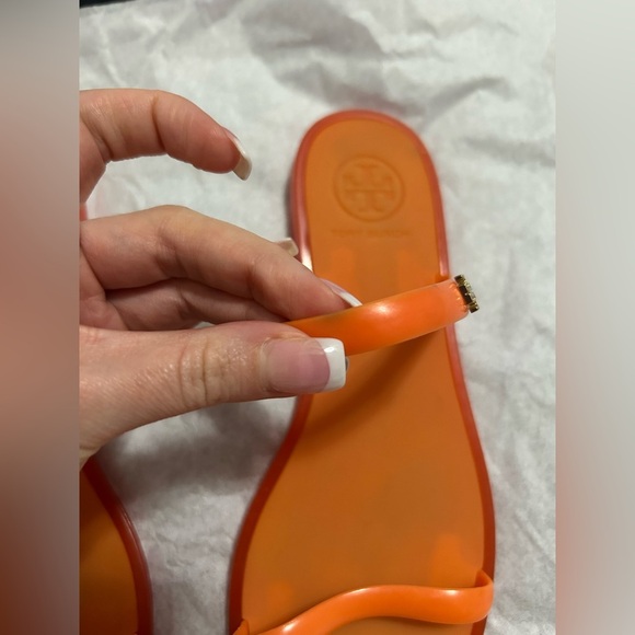 Tory Burch  Women's orange jelly sandals - Picture 2 of 10